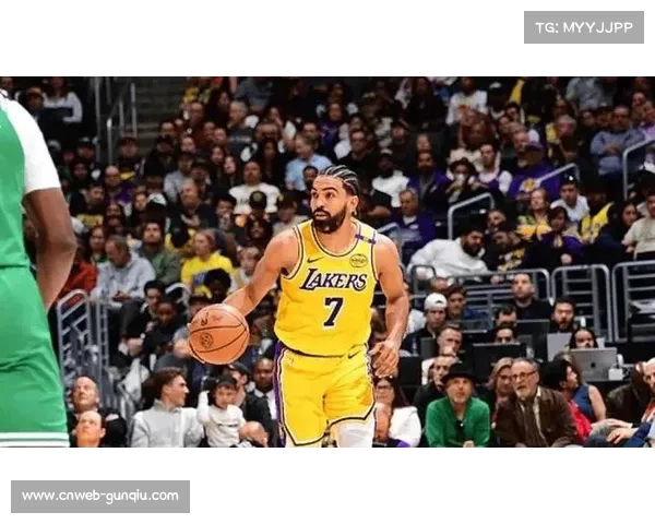 湖人vs凯尔特人半场战平，里夫斯延续火热手感砍下25分